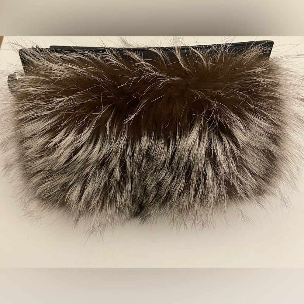 COACH LEGACY SILVER/BLACK WHITE FOX FUR CLUTCH w/TASSEL π (R$1,200) Like New - Picture 8 of 16